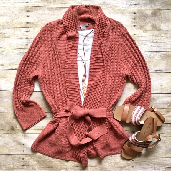 H&M Sweaters - H&M textured belted 3/4 sleeve cardigan